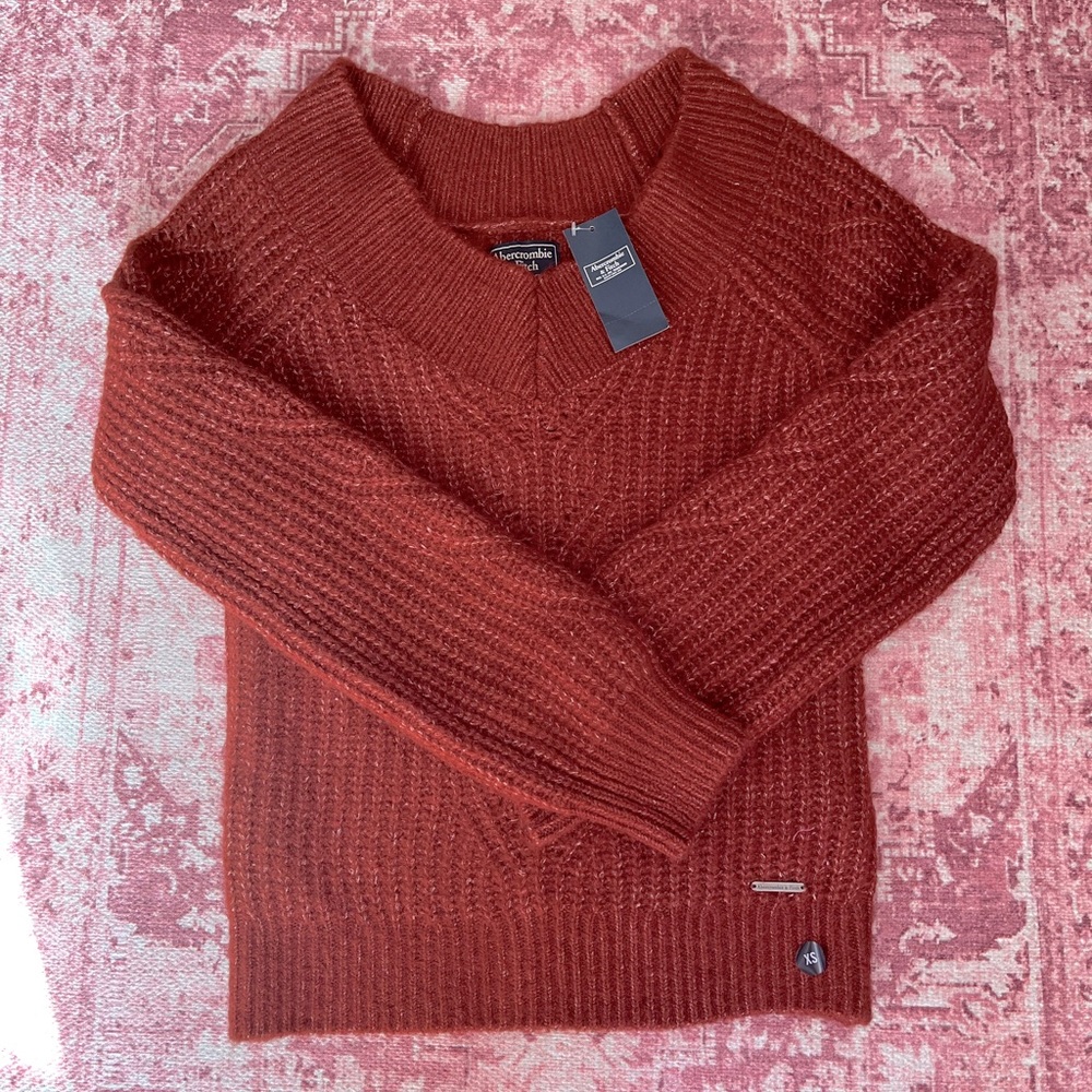 abercrombie sweater never worn